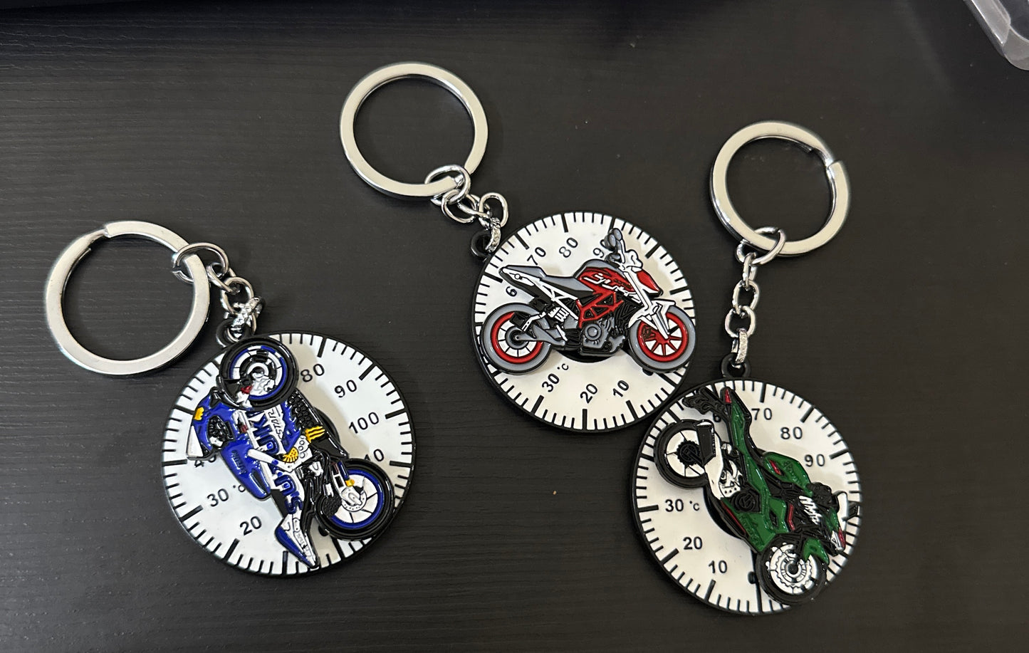 Spinning Bike metal keychain - 1 pc