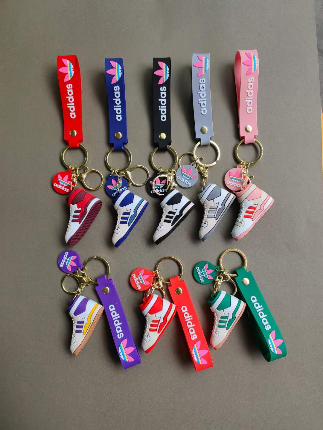 Sneakers keychain- 1 pc