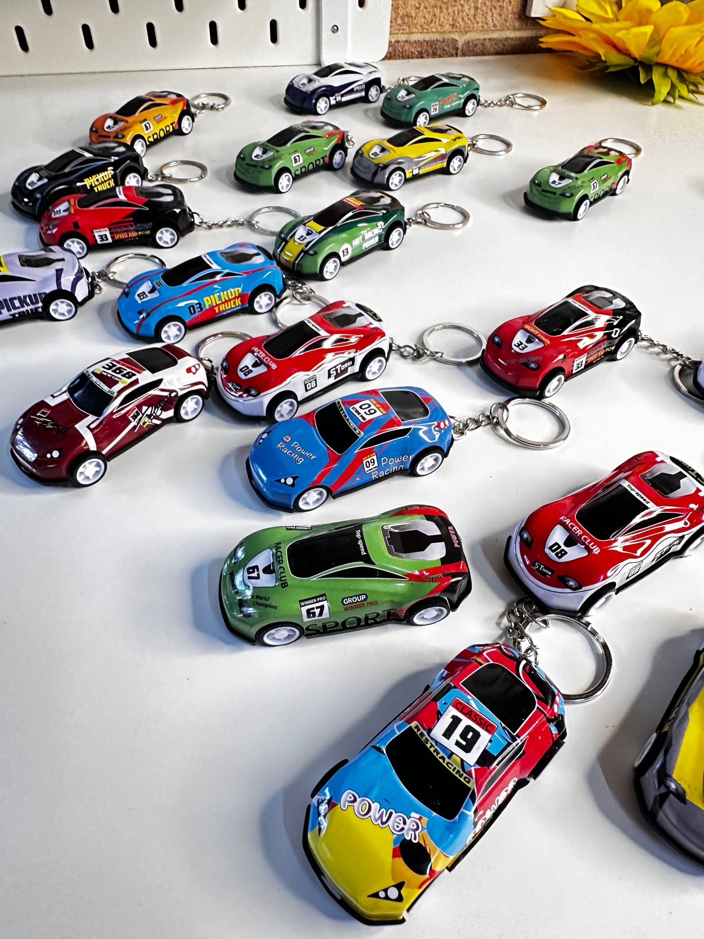 Car keychain - 1 pc (Random)